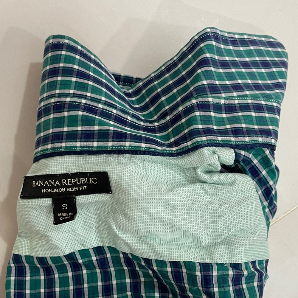 Banana Republic non iron button down size small